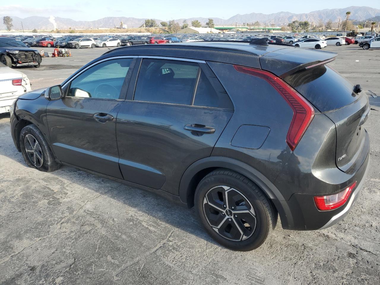 2023 Kia Niro - Image 2