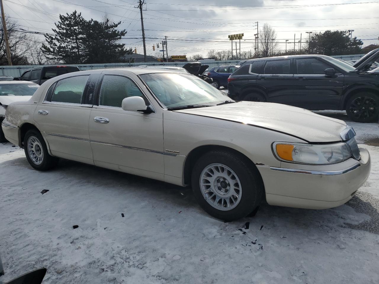 2000 Lincoln Town Car - Image 4