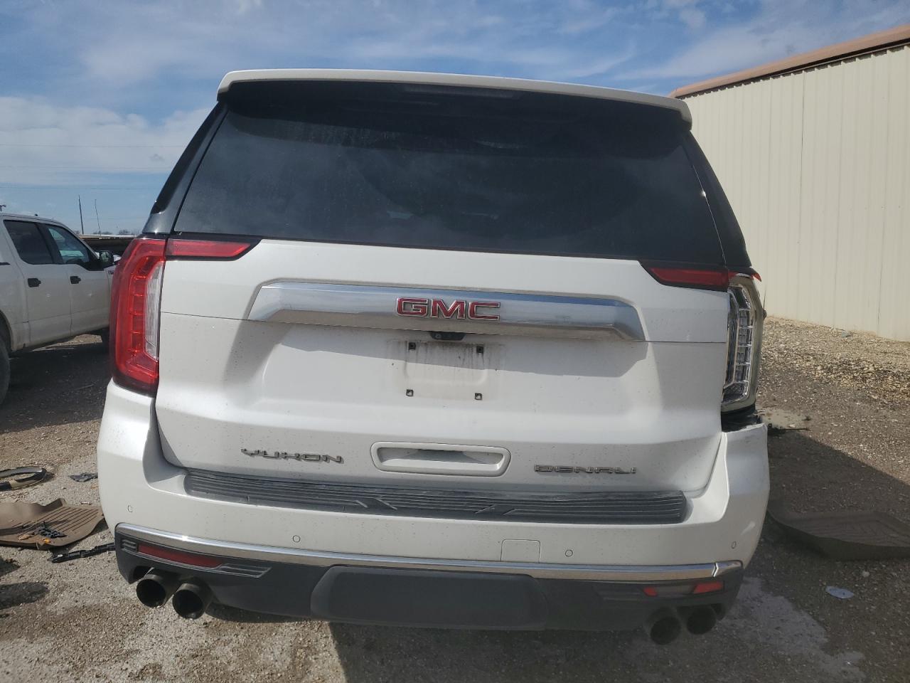2021 GMC Yukon - Image 6