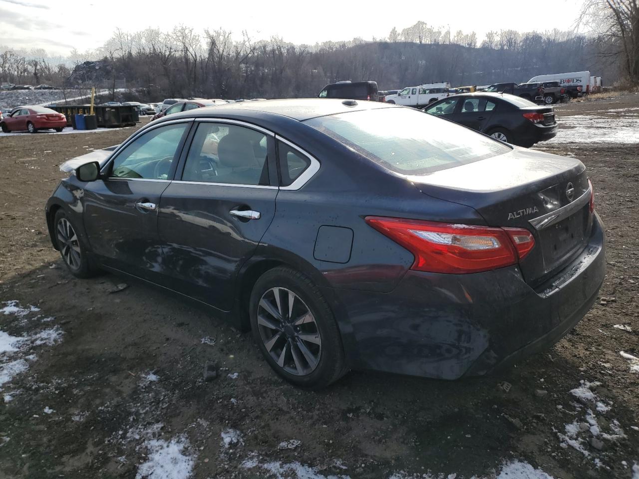 2016 Nissan Altima - Image 2
