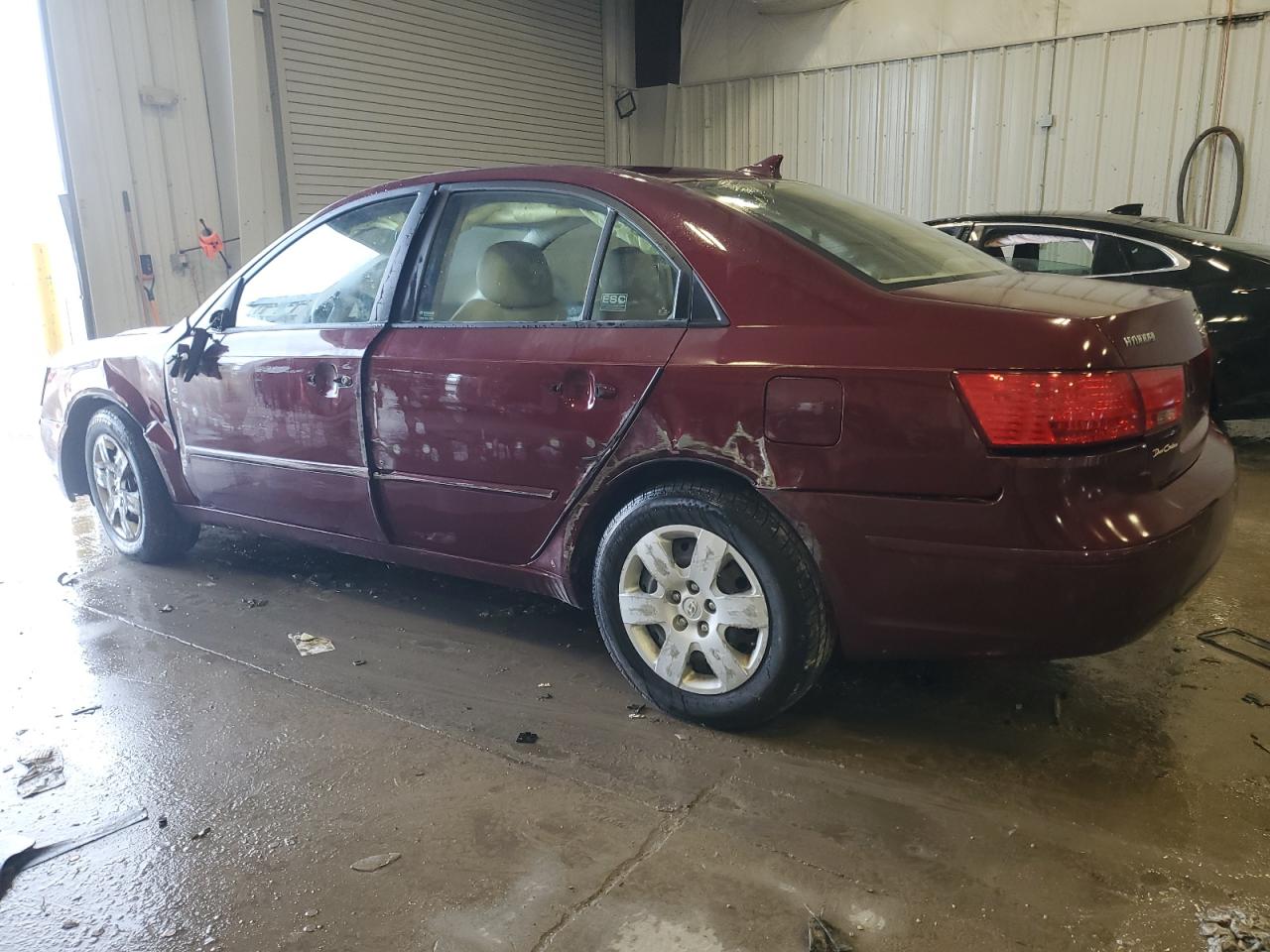 2009 Hyundai Sonata - Image 2