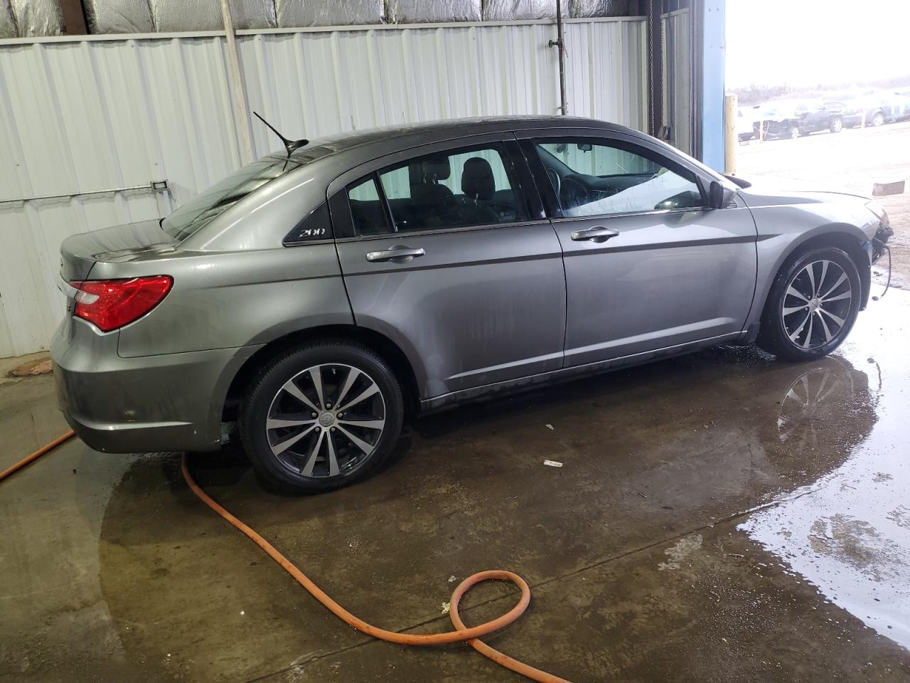 2013 Chrysler 200 - Image 3