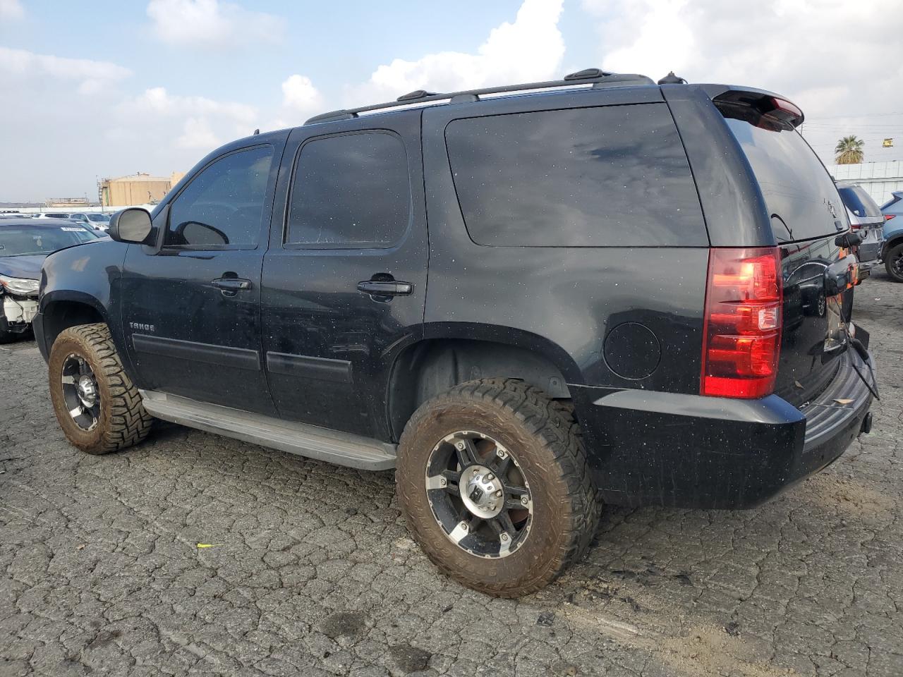 2011 Chevrolet Tahoe - Image 2