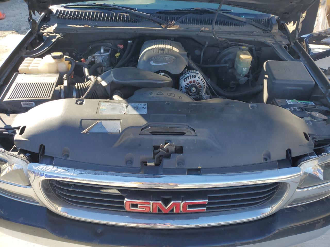 2002 GMC Sierra - Image 11