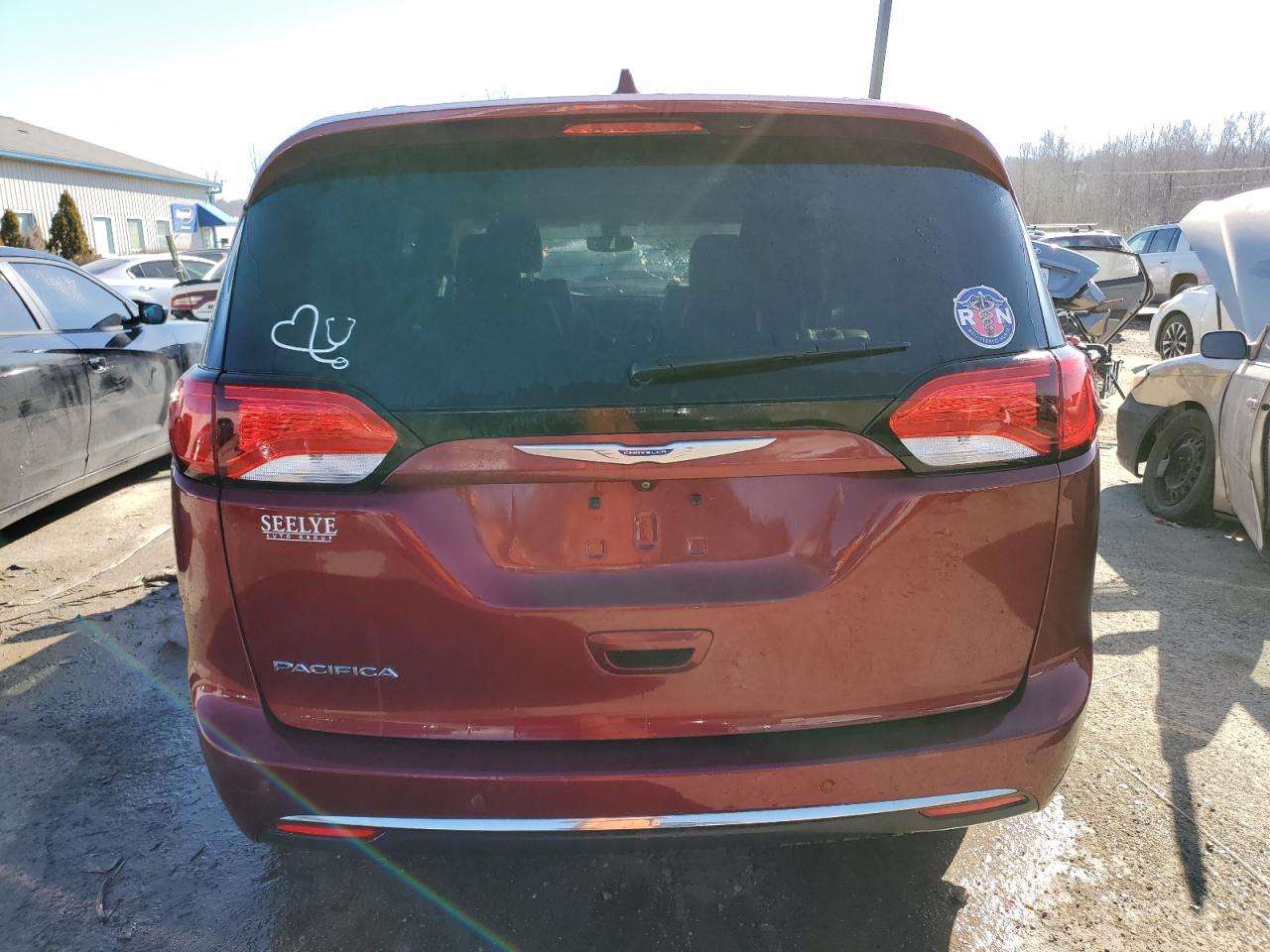 2018 Chrysler Pacifica - Image 6