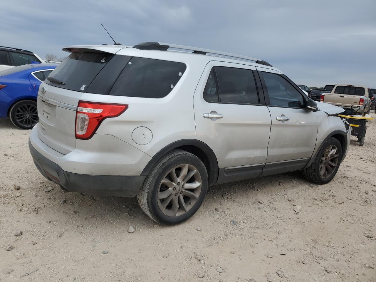 2015 Ford Explorer - Image 3