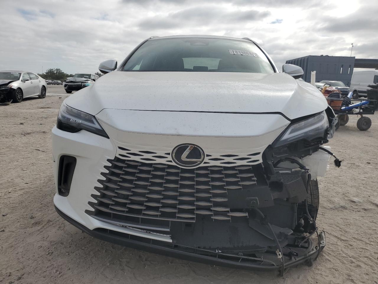 2024 Lexus RX - Image 5