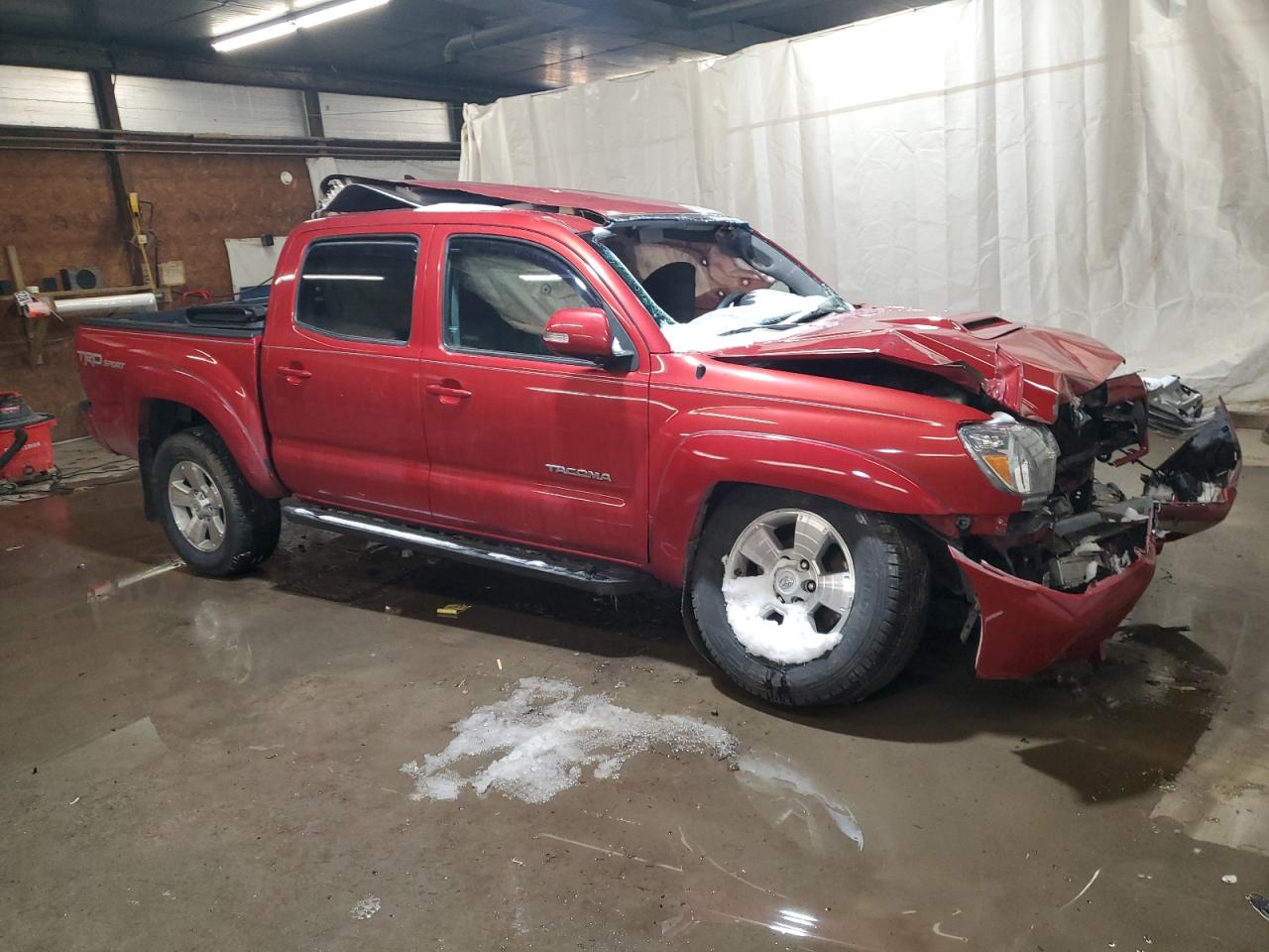 2015 Toyota Tacoma - Image 4