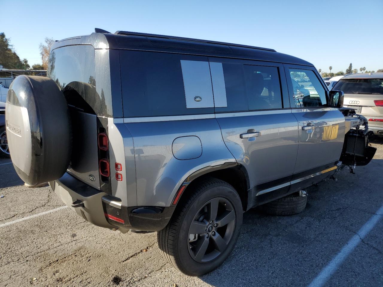 2023 Land Rover Defender - Image 3
