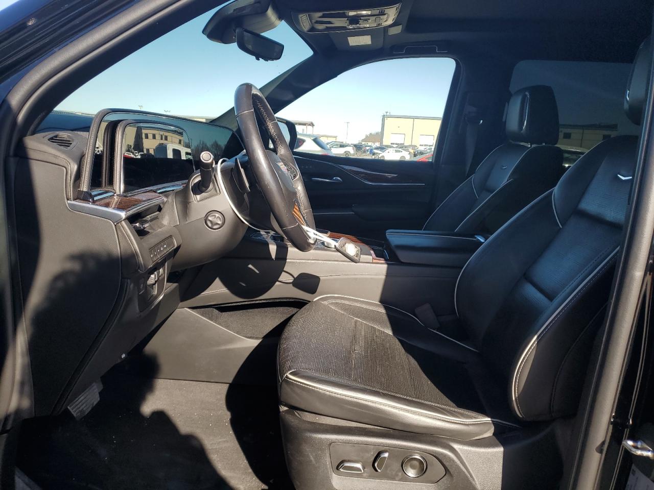 2021 Cadillac Escalade - Image 7