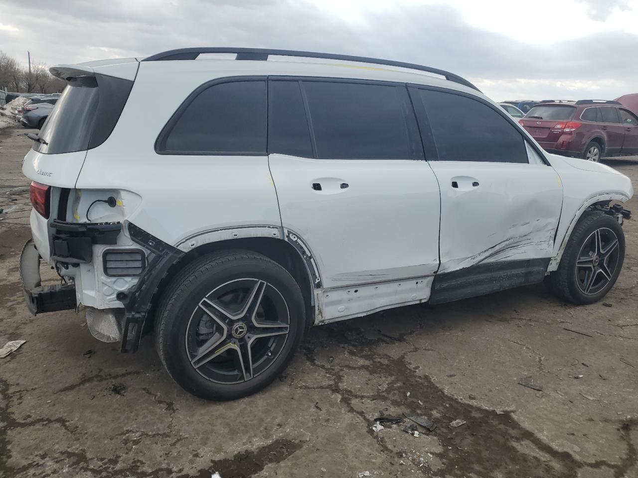 2022 Mercedes-Benz GLB - Image 3