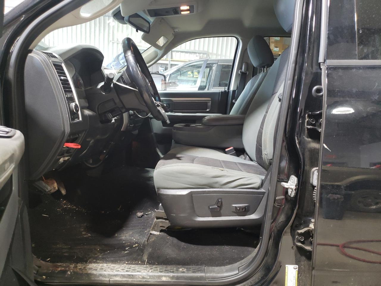 2014 RAM 1500 - Image 7