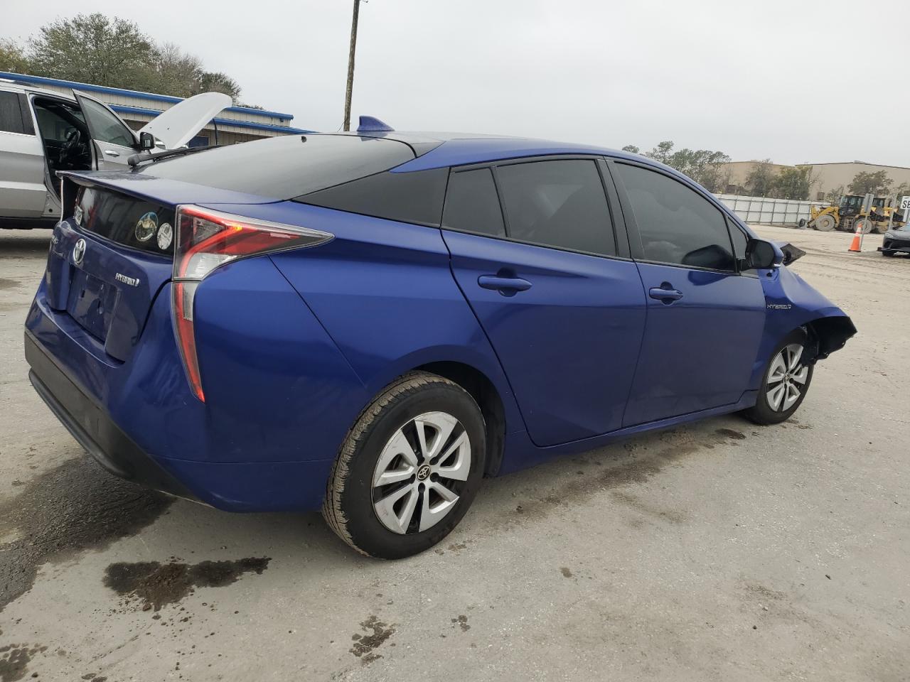 2016 Toyota Prius - Image 3