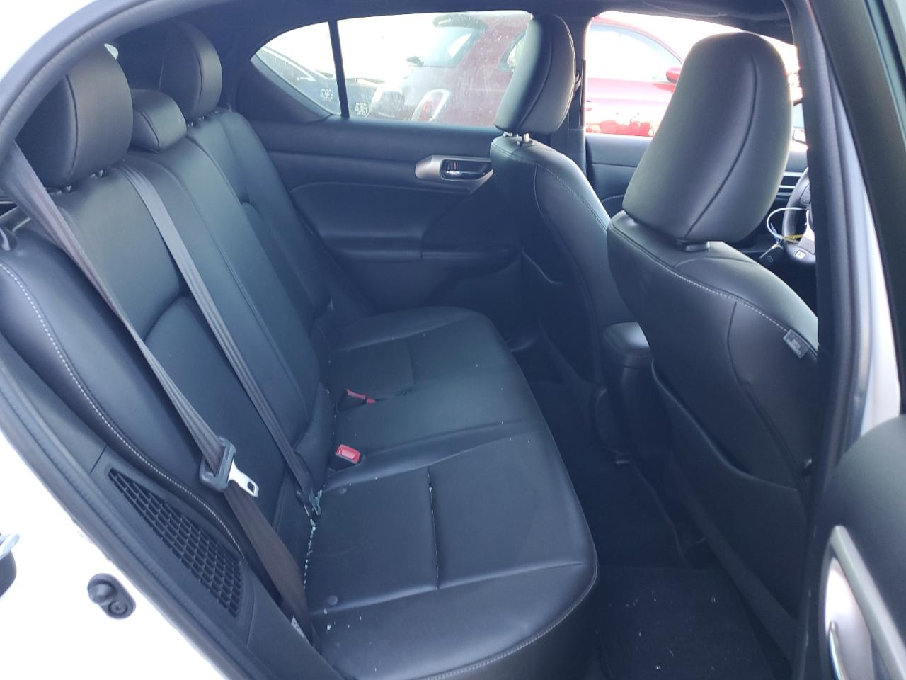 2015 Lexus CT - Image 10