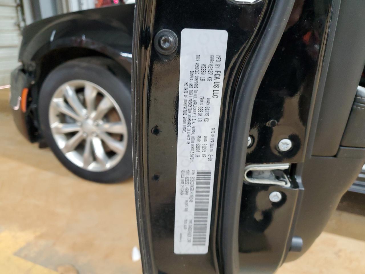 2020 Chrysler 300 - Image 12