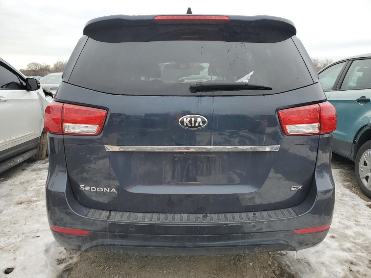 2015 Kia Sedona - Image 6