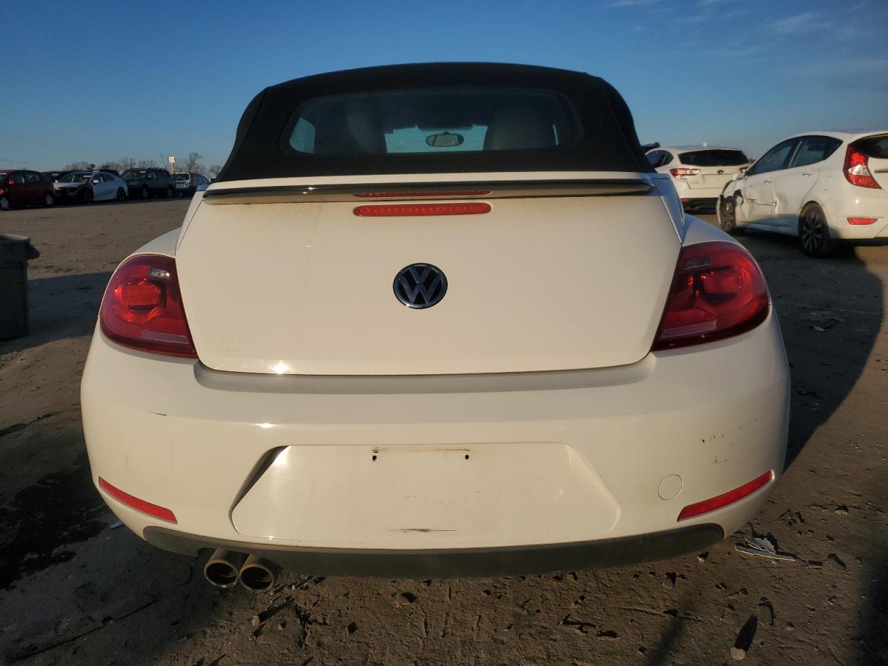 2013 Volkswagen Beetle - Image 6