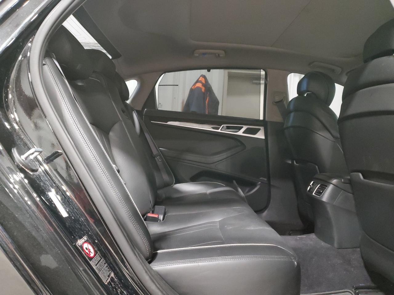 2016 Hyundai Genesis - Image 10