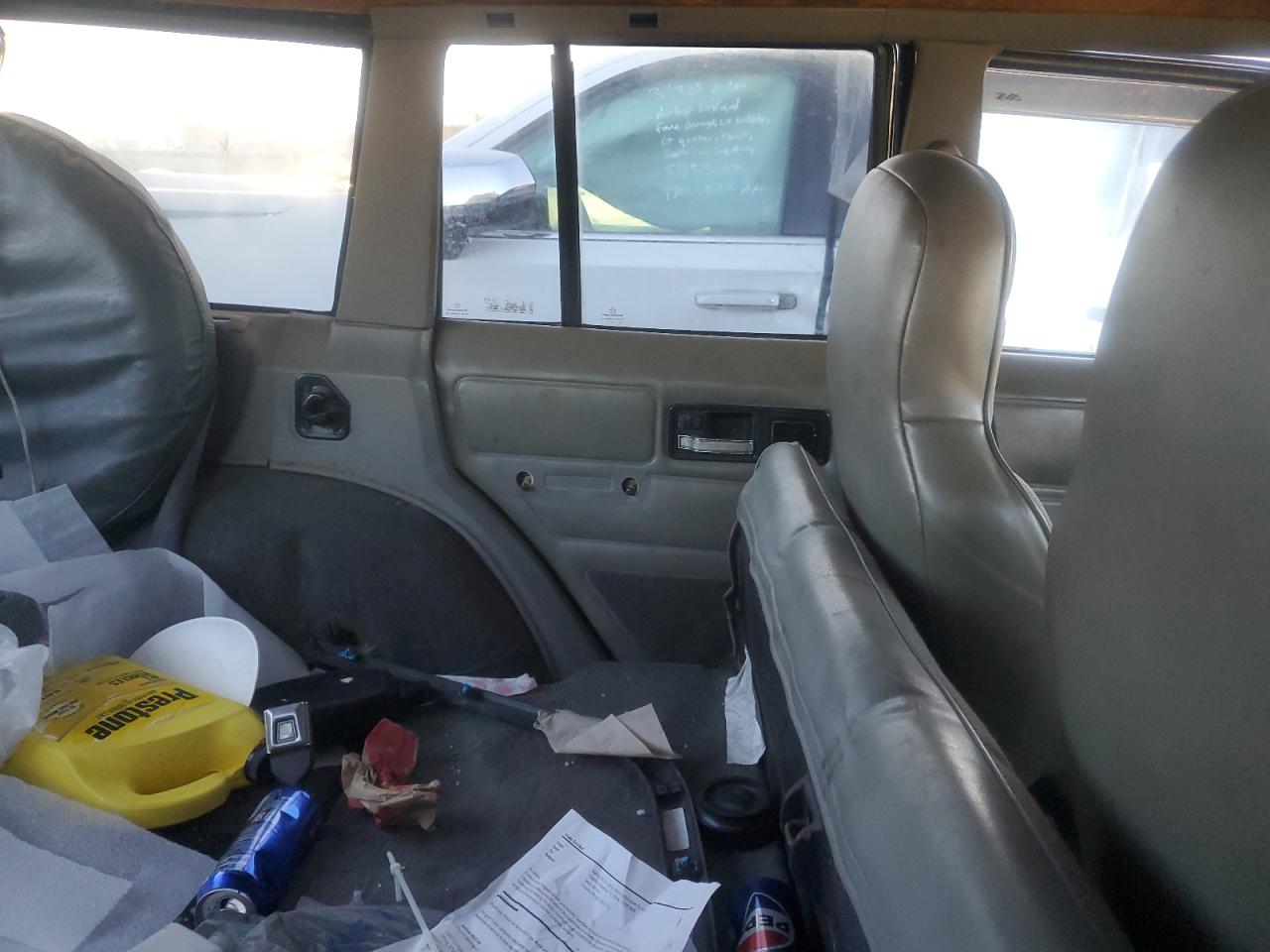 1996 Jeep Grand Cherokee - Image 10