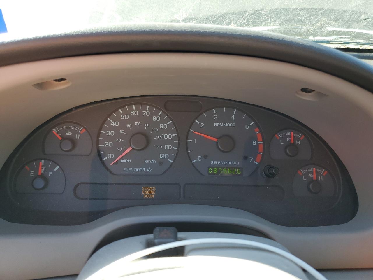 2004 Ford Mustang - Image 9
