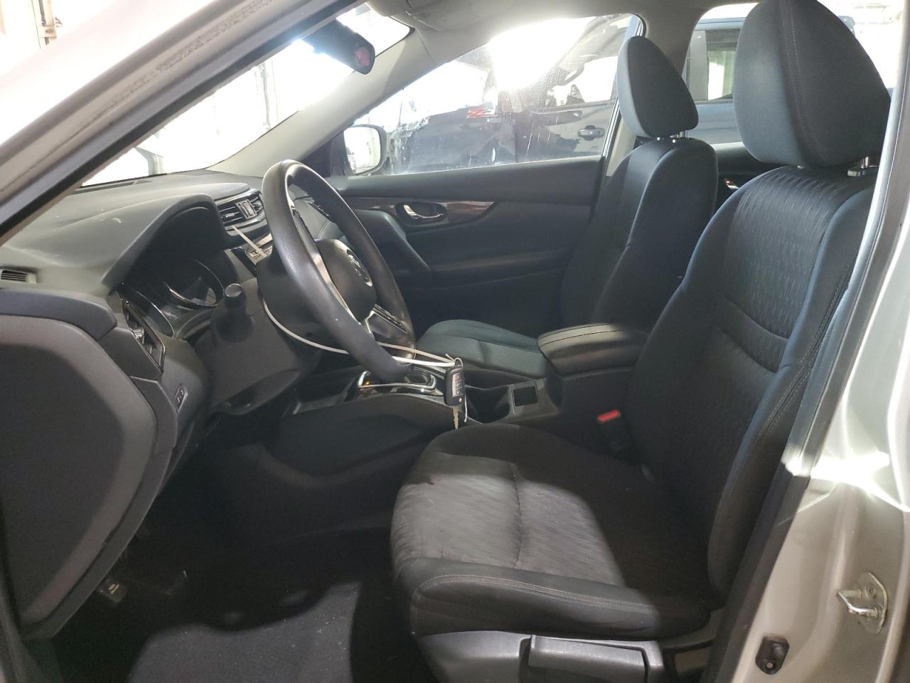 2017 Nissan Rogue - Image 7