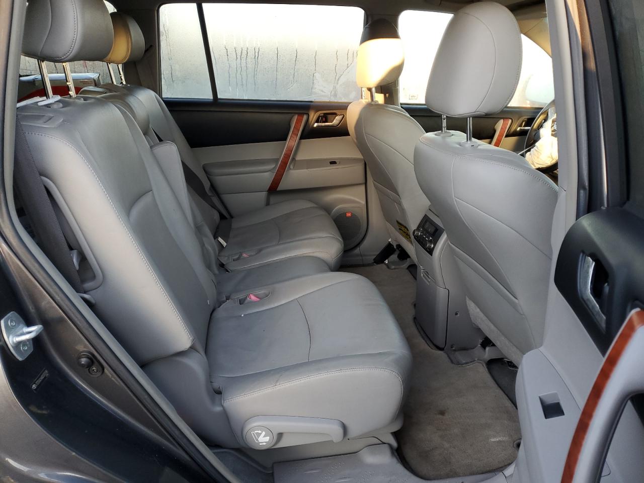 2008 Toyota Highlander - Image 11