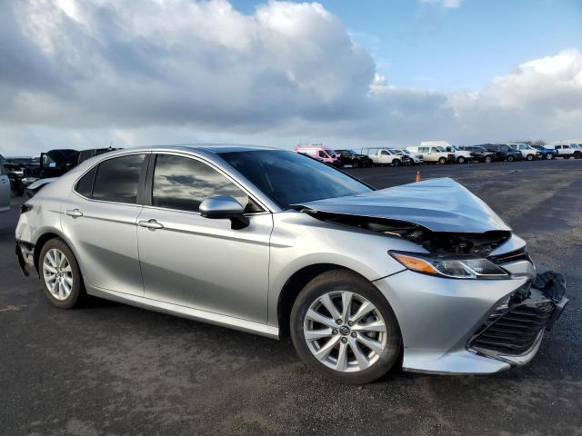  TOYOTA CAMRY 2020 Srebrny