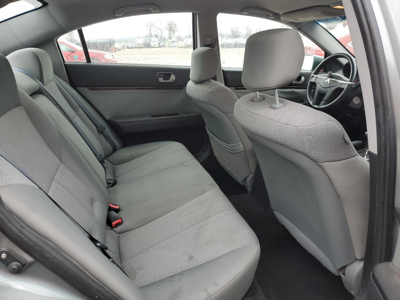 2009 Mitsubishi Galant - Image 10
