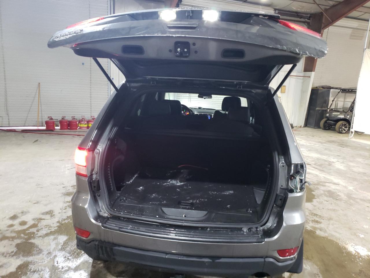 2012 Jeep Grand Cherokee - Image 6