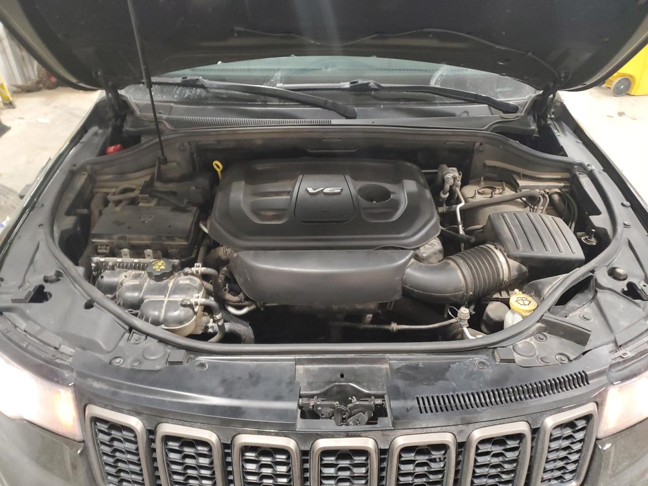 2016 Jeep Grand Cherokee - Image 11