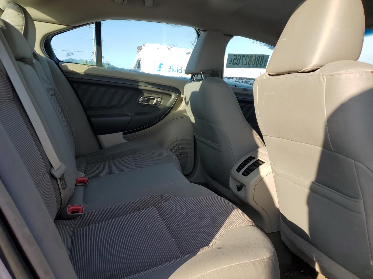 2011 Ford Taurus - Image 10