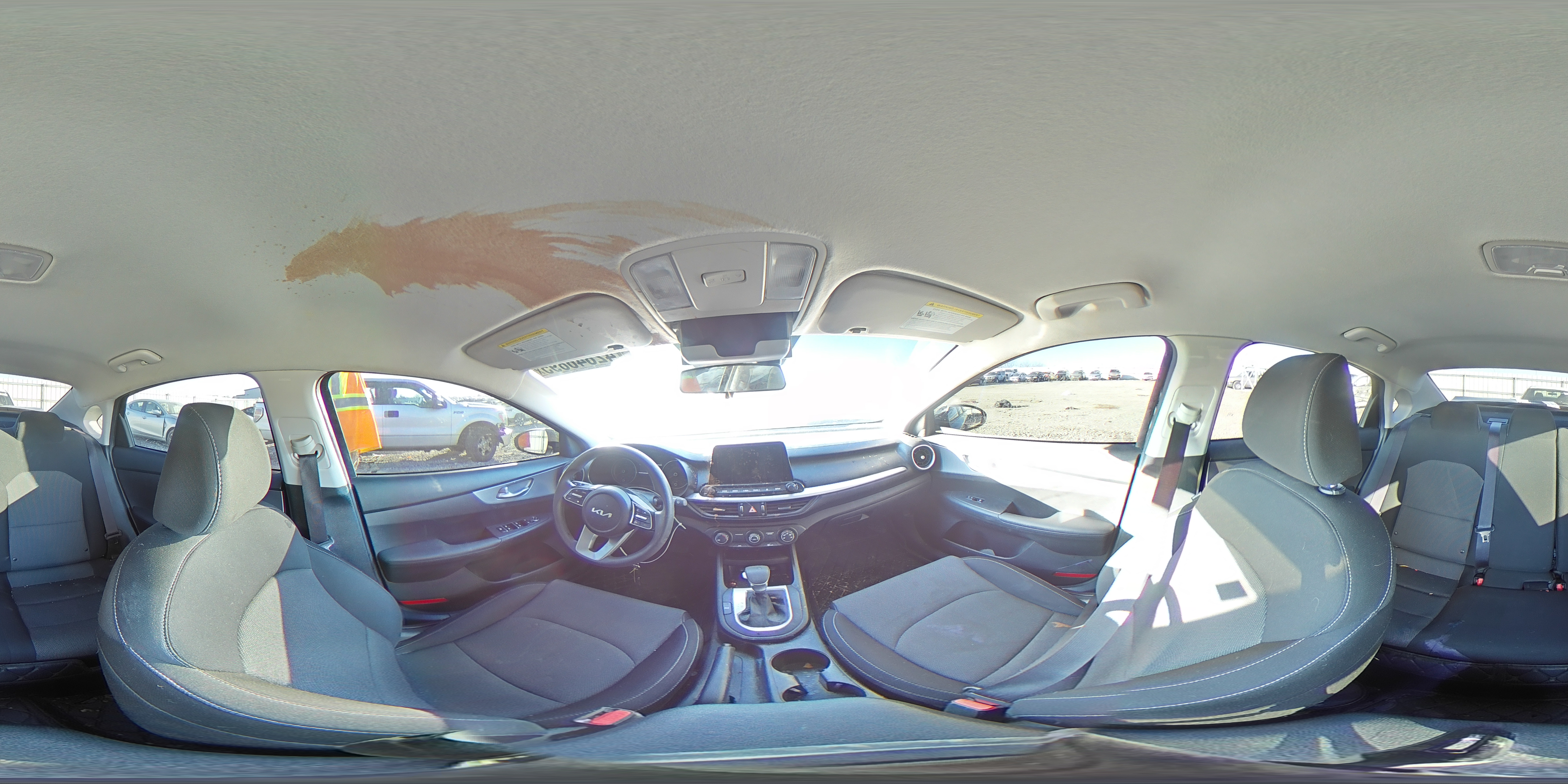 2023 Kia Forte - Image 12