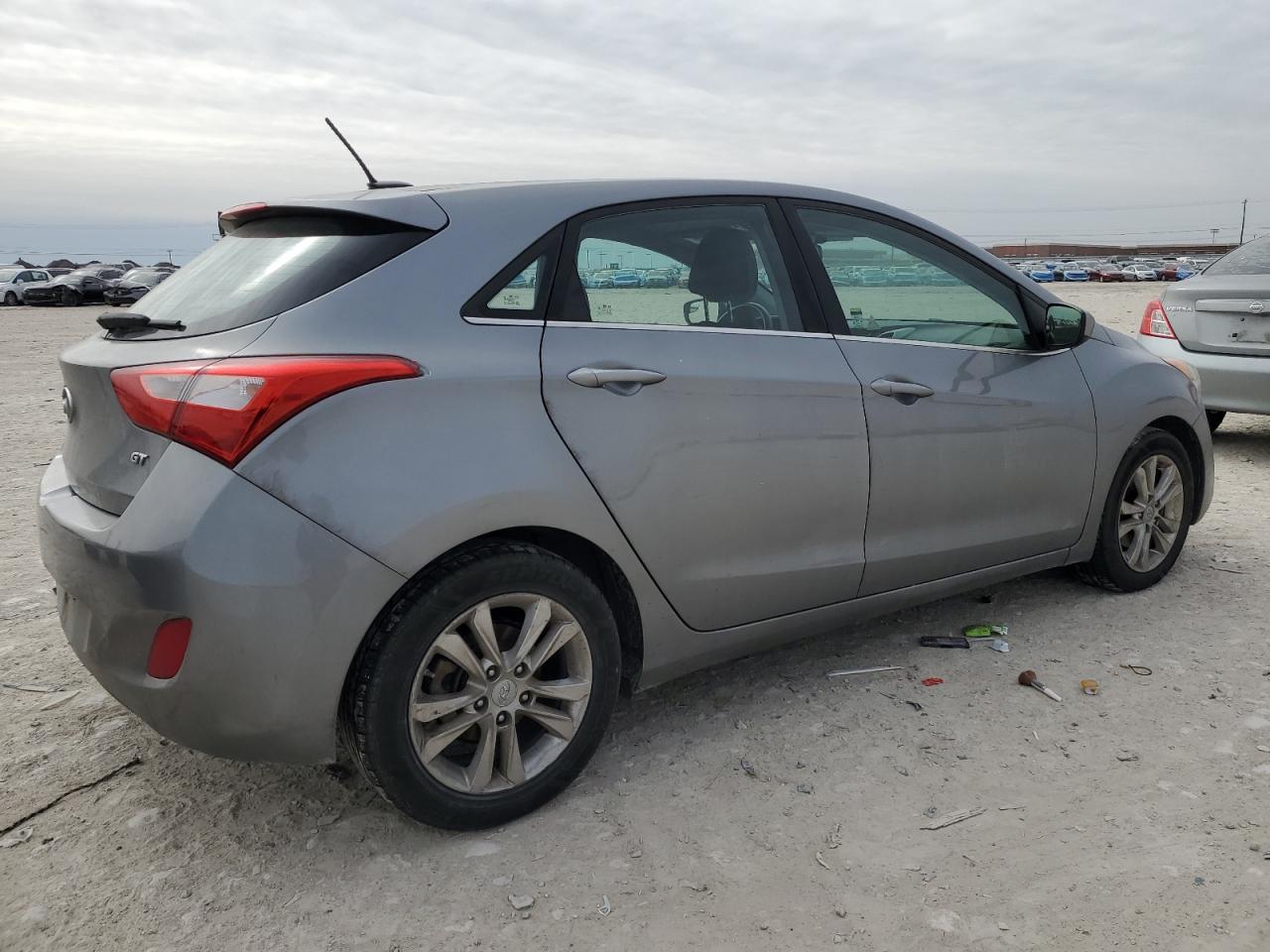 2014 Hyundai Elantra - Image 3