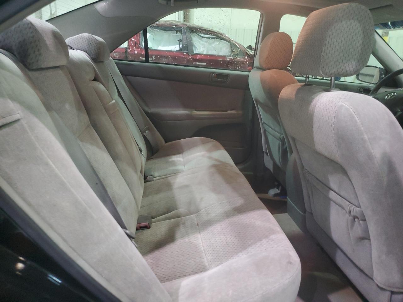2004 Toyota Camry - Image 10