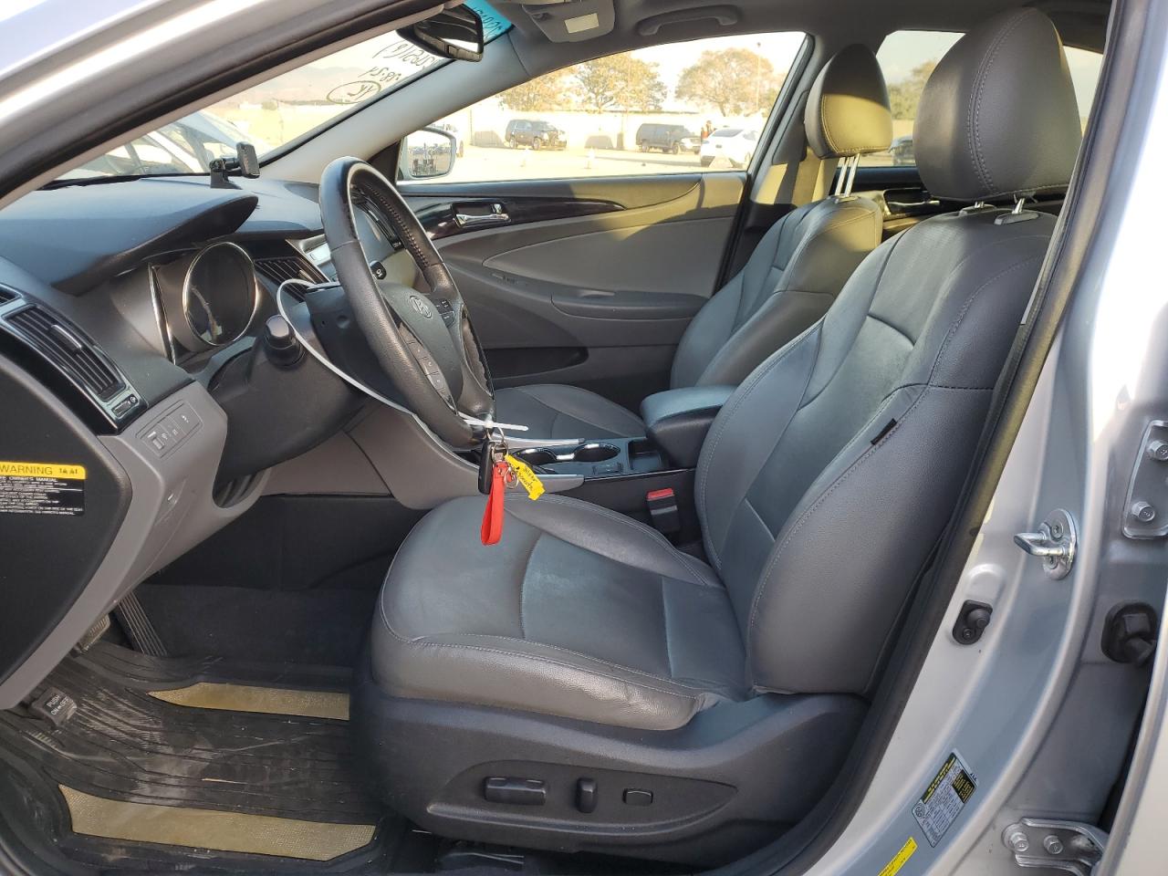 2012 Hyundai Sonata - Image 7