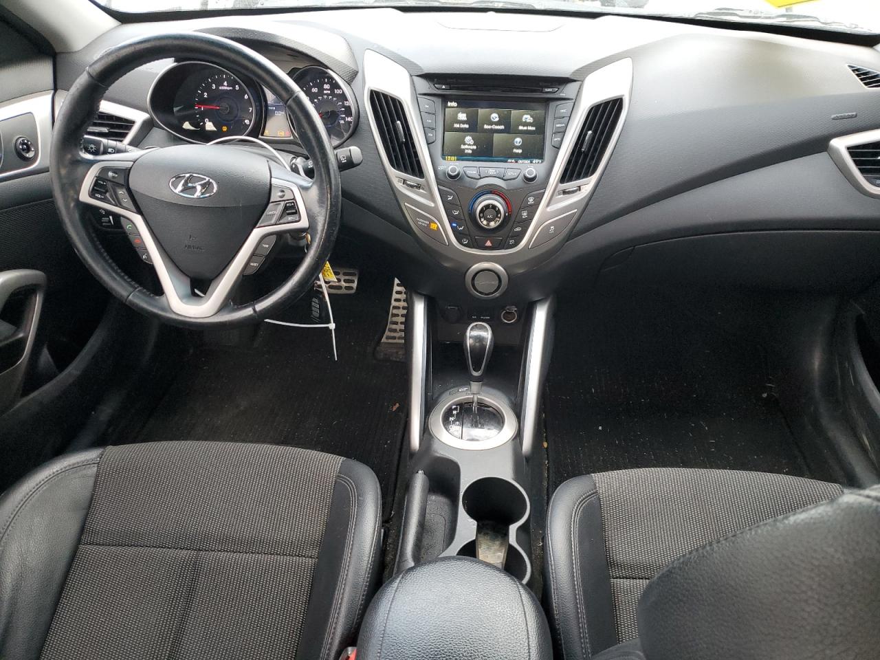 2013 Hyundai Veloster - Image 8