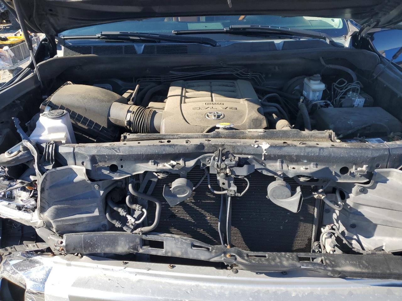 2014 Toyota Tundra - Image 11