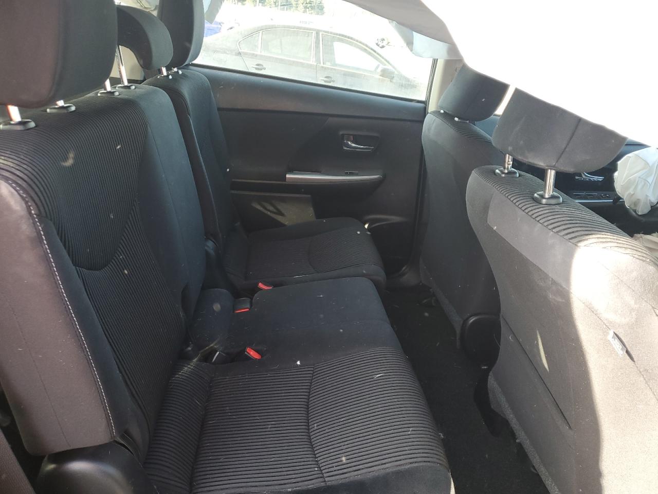 2017 Toyota Prius - Image 10