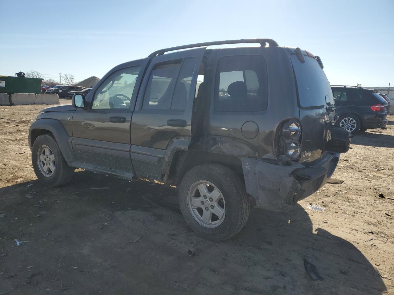 2005 Jeep Liberty (North America) - Image 2