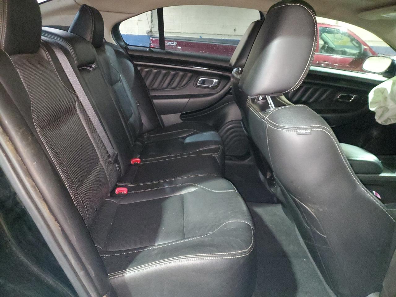 2010 Ford Taurus - Image 10