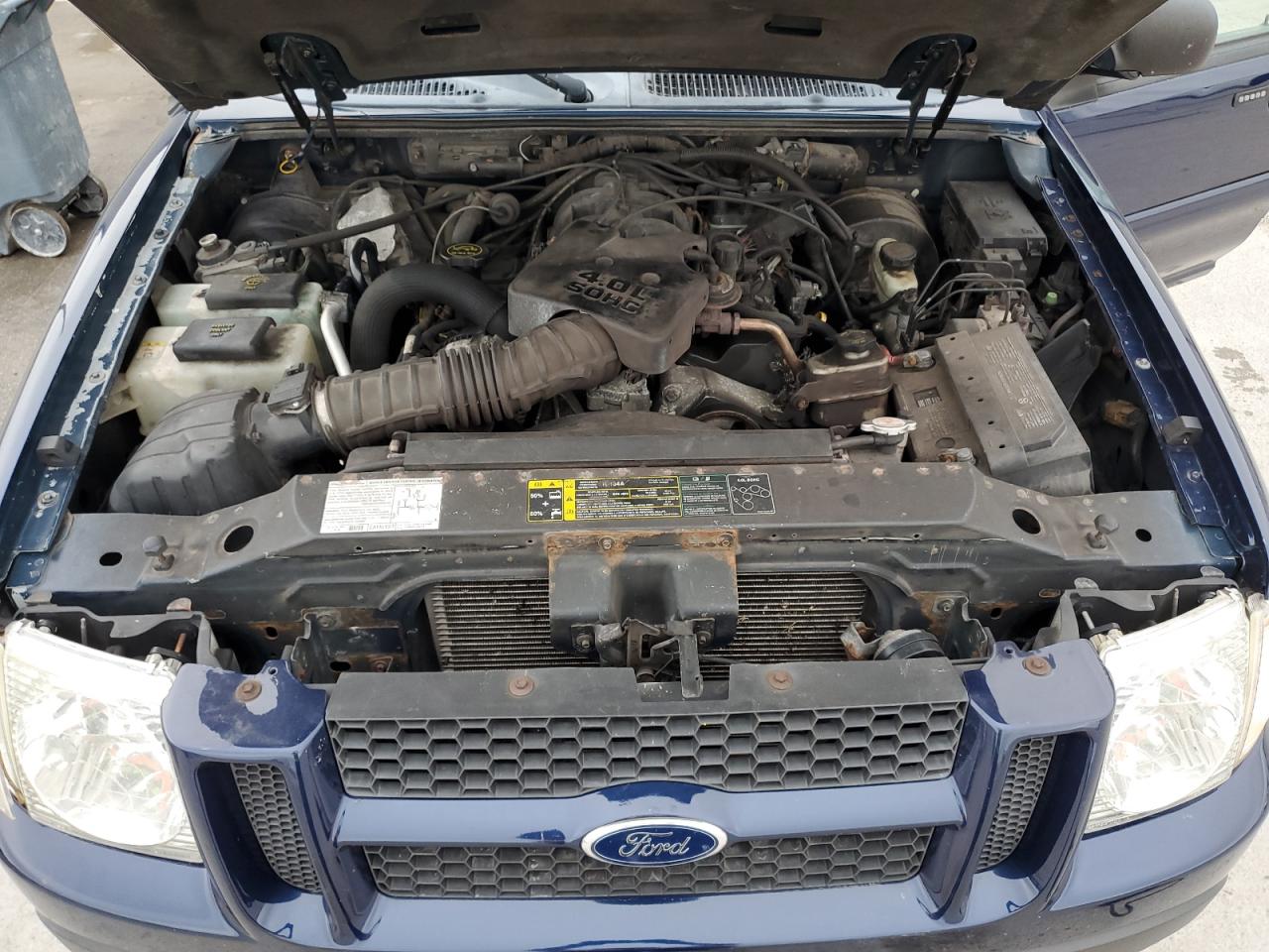 2004 Ford Explorer - Image 11