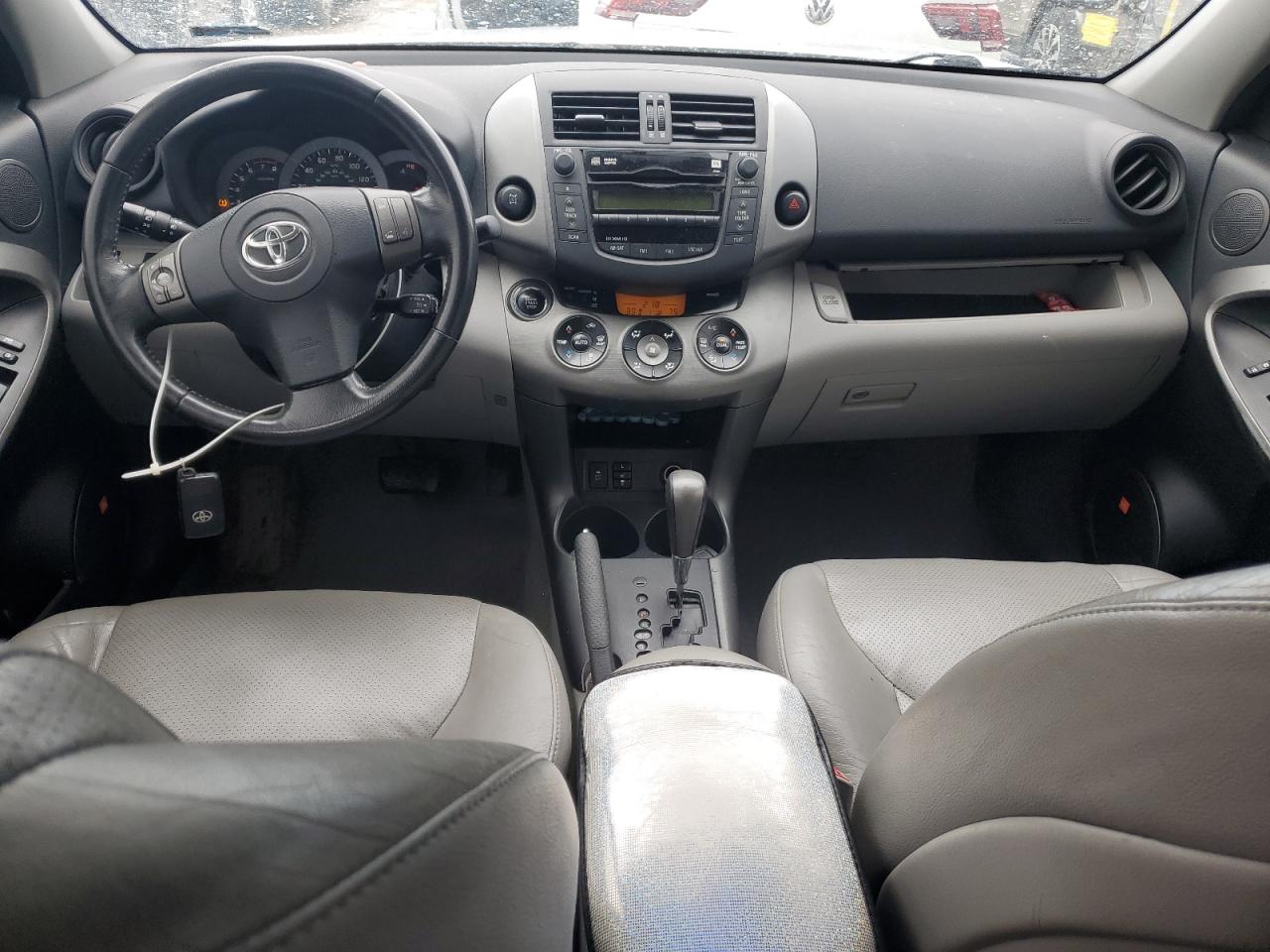 2011 Toyota RAV 4 - Image 8