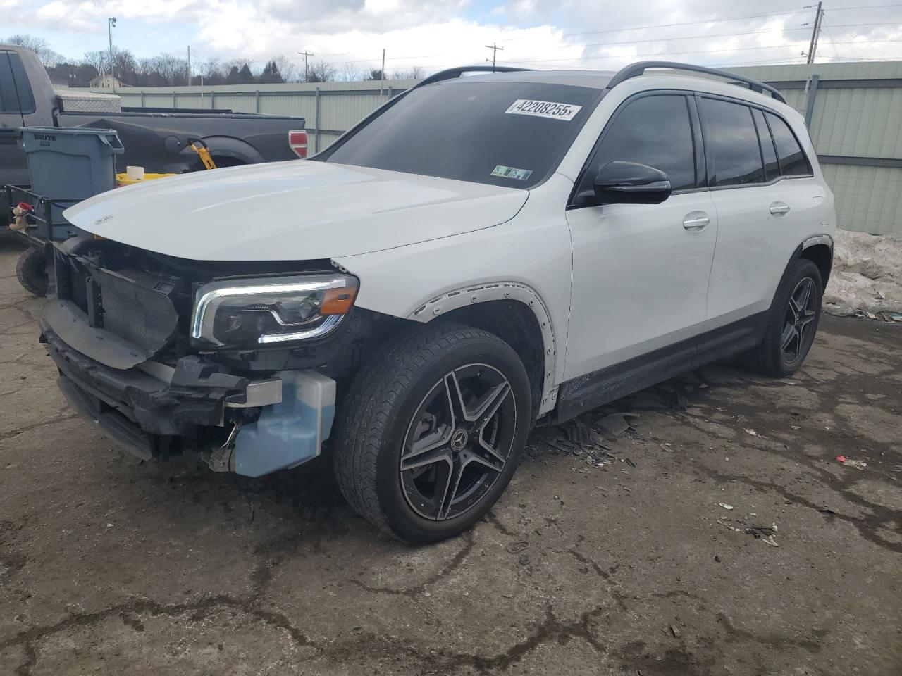 2022 Mercedes-Benz GLB - Image 1