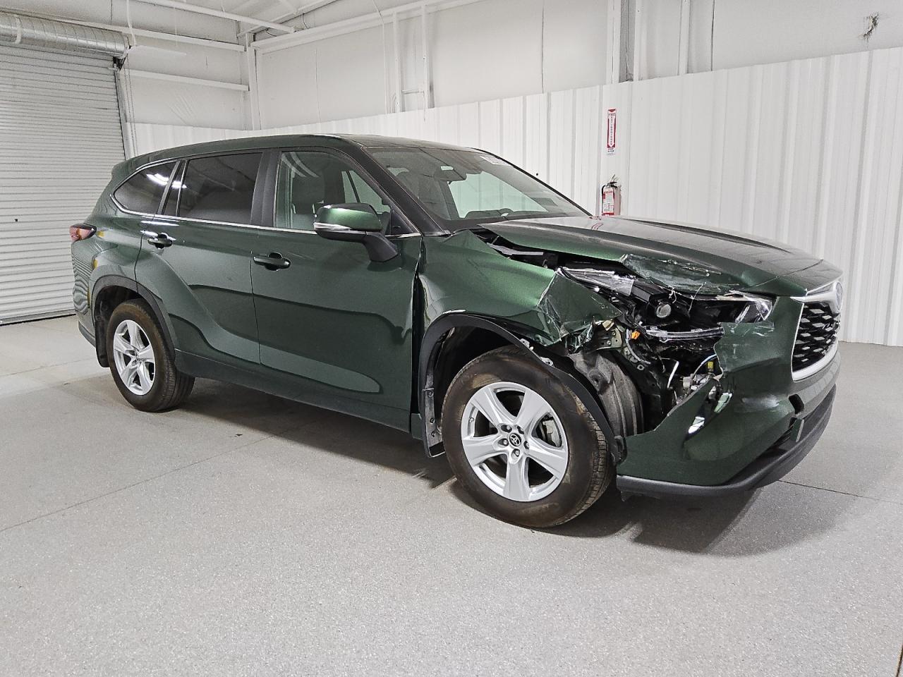 2024 Toyota Highlander - Image 4