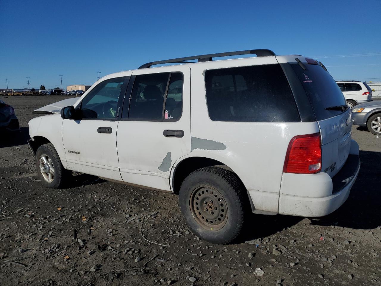 2004 Ford Explorer - Image 2