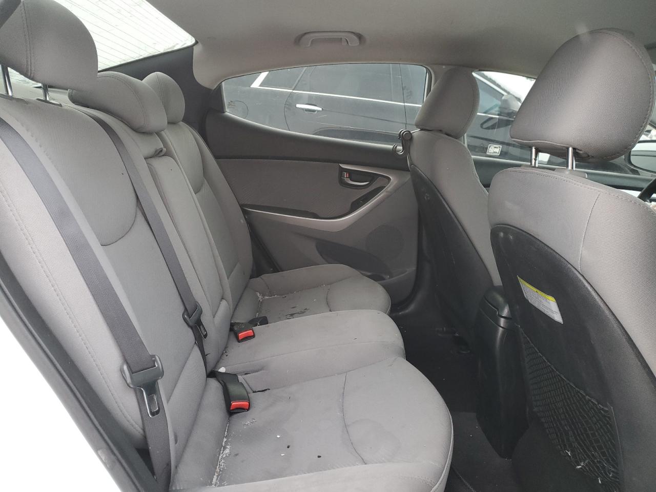 2013 Hyundai Elantra - Image 10