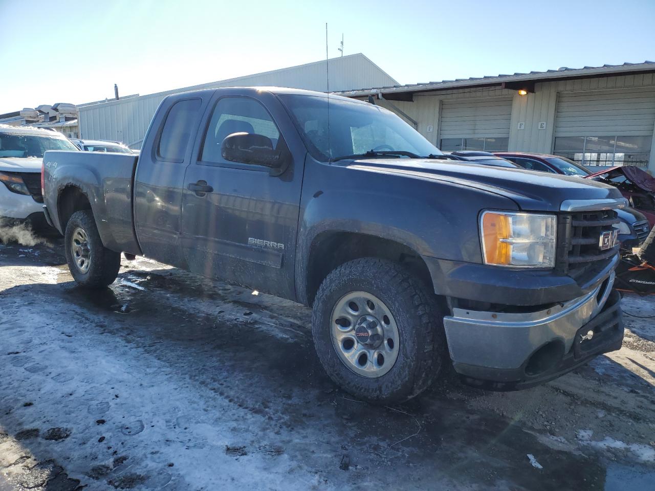2011 GMC Sierra - Image 4