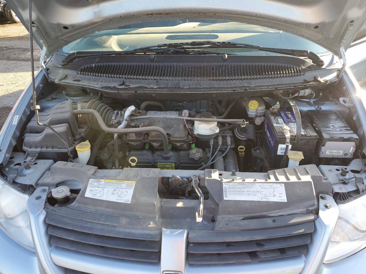 2005 Dodge Caravan - Image 12
