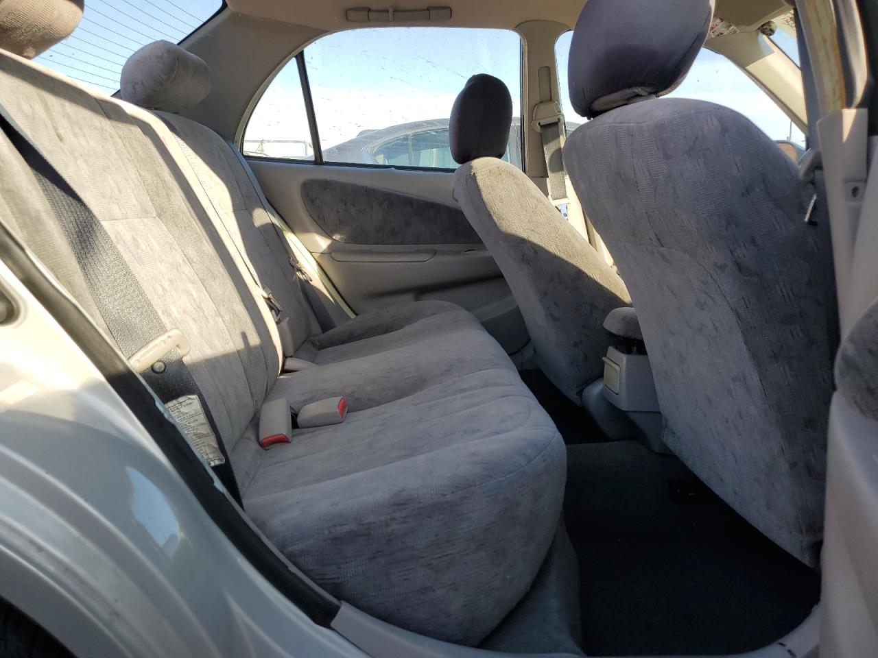 2000 Toyota Corolla - Image 10