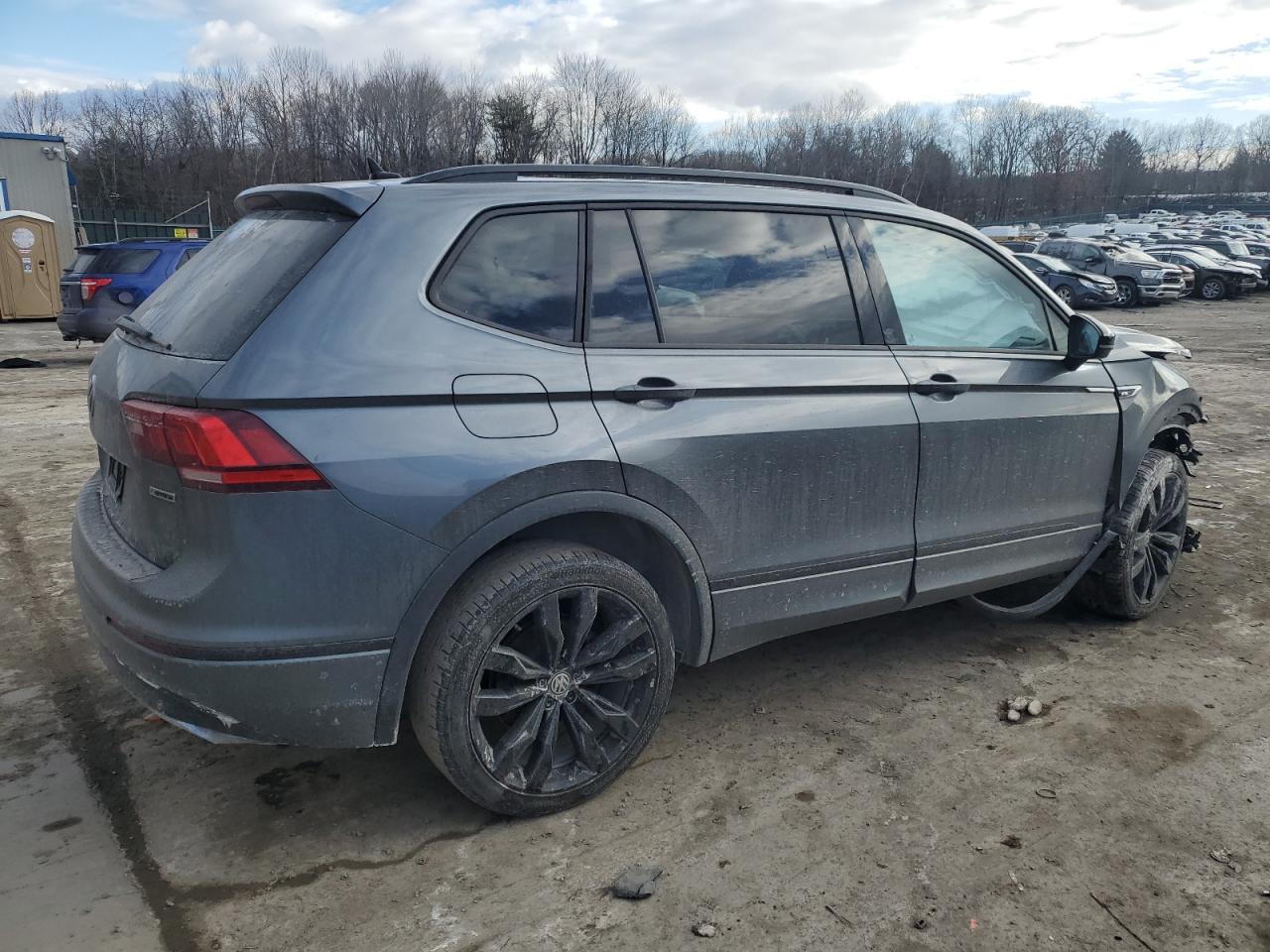 2021 Volkswagen Tiguan - Image 3